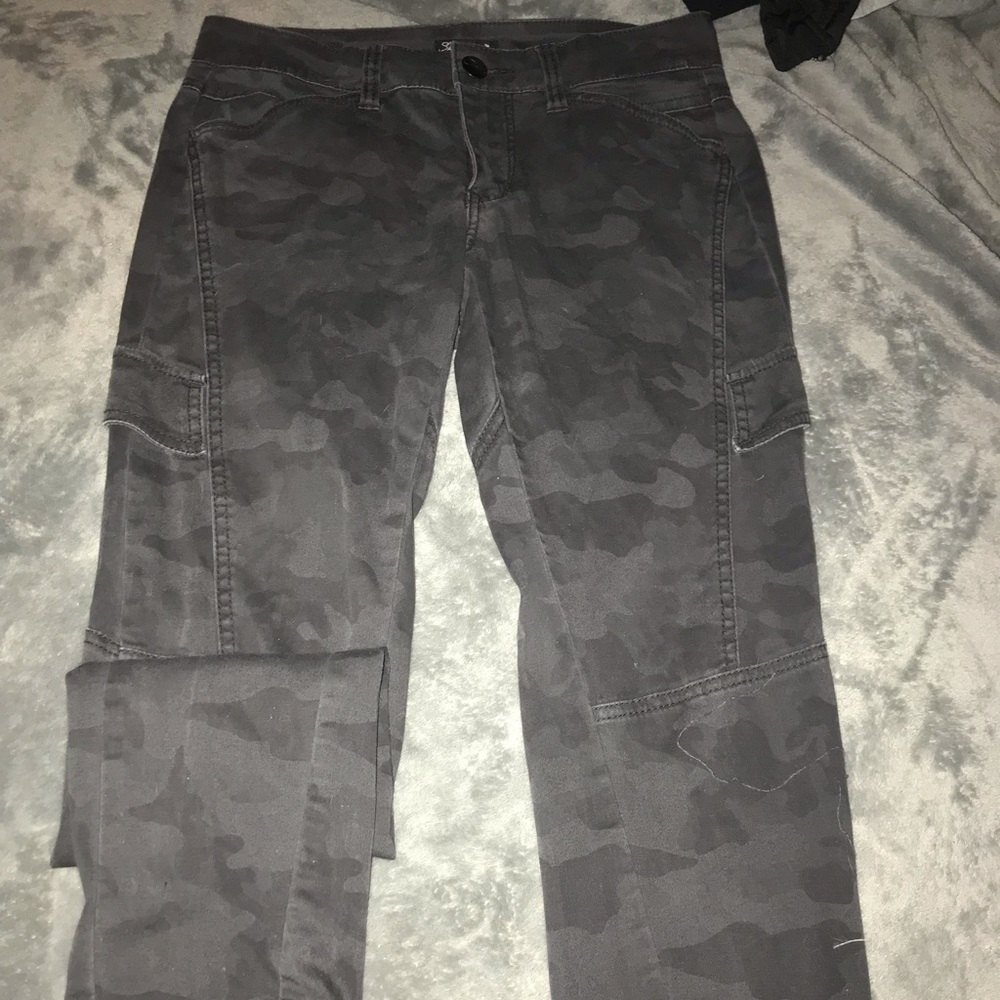 🦋Camo pants